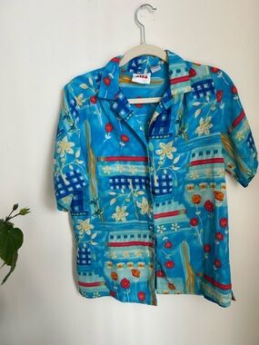 Vintage Tropical Button-Up Shirt in Bright Teal Floral